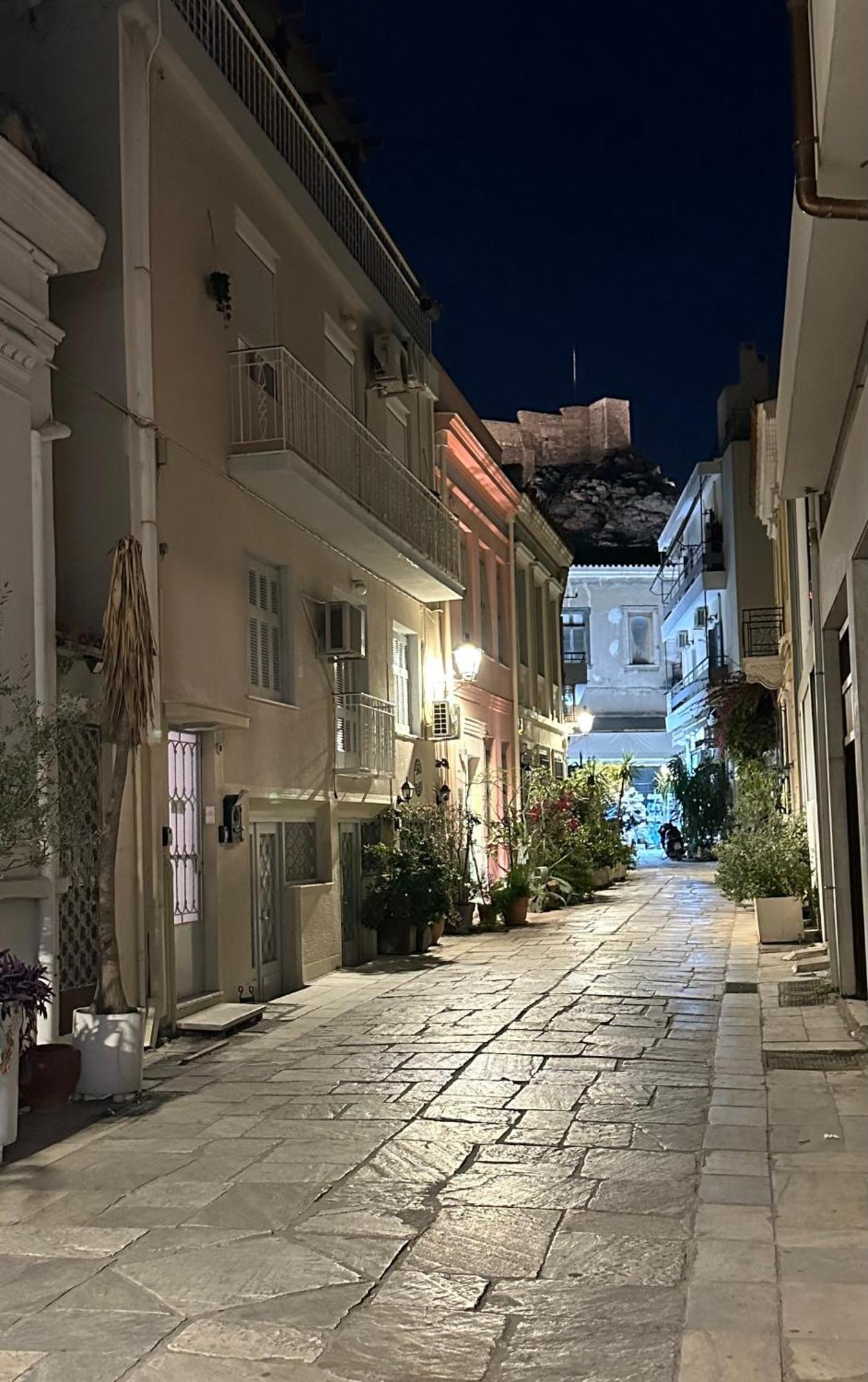 Central House In Plaka Athene Buitenkant foto